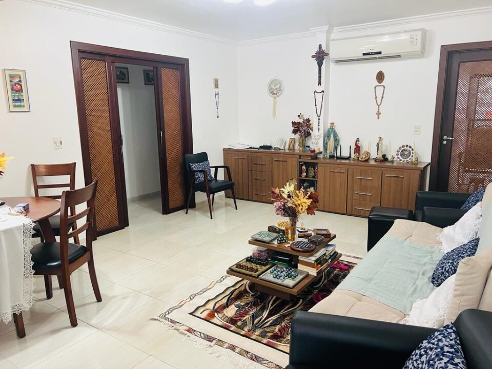 CASA OU PONTO COMERCIAL EM ADRIANÓPOLIS 1.400 m2 – DISPONÍVEL PARA LOCAÇÃO