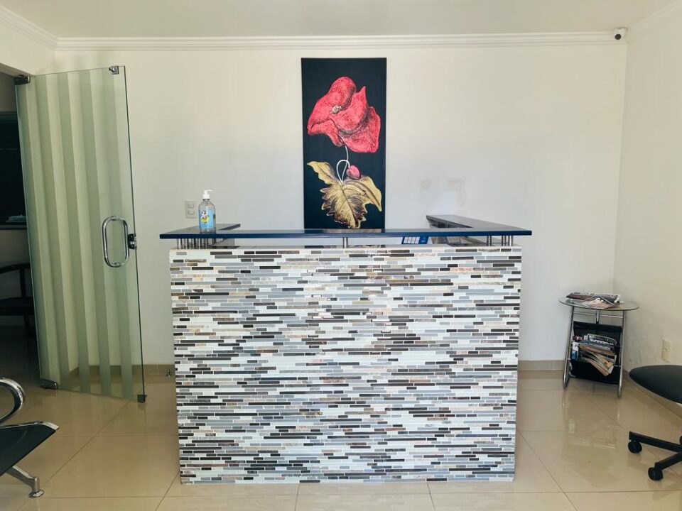 CASA OU PONTO COMERCIAL EM ADRIANÓPOLIS 1.400 m2 – DISPONÍVEL PARA LOCAÇÃO