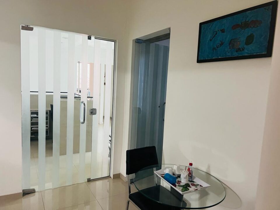 CASA OU PONTO COMERCIAL EM ADRIANÓPOLIS 1.400 m2 – DISPONÍVEL PARA LOCAÇÃO