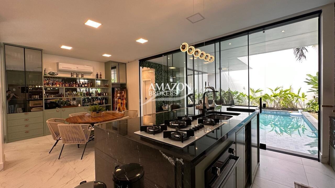 ALPHAVILLE 1 RESIDENCIAL, PONTA NEGRA – CASA DUPLEX DE ALTO PADRÃO – DISPONÍVEL PARA VENDA