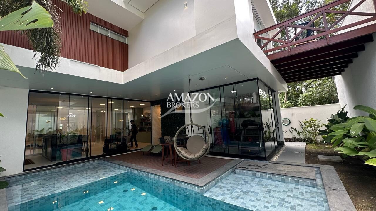ALPHAVILLE 1 RESIDENCIAL, PONTA NEGRA – CASA DUPLEX DE ALTO PADRÃO – DISPONÍVEL PARA VENDA