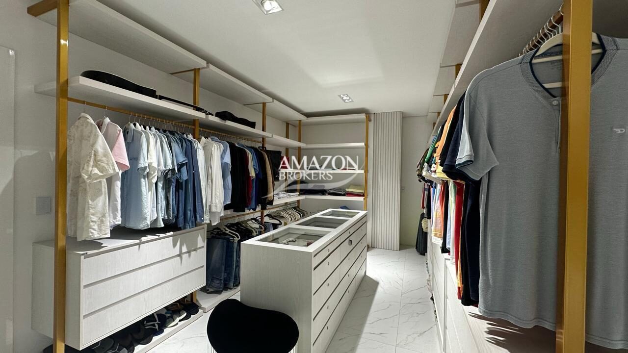 ALPHAVILLE 1 RESIDENCIAL, PONTA NEGRA – CASA DUPLEX DE ALTO PADRÃO – DISPONÍVEL PARA VENDA