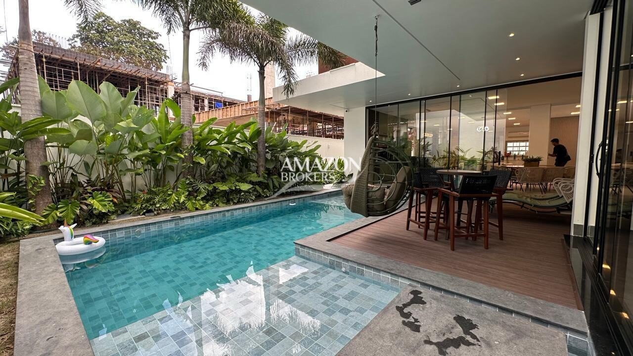 ALPHAVILLE 1 RESIDENCIAL, PONTA NEGRA – CASA DUPLEX DE ALTO PADRÃO – DISPONÍVEL PARA VENDA