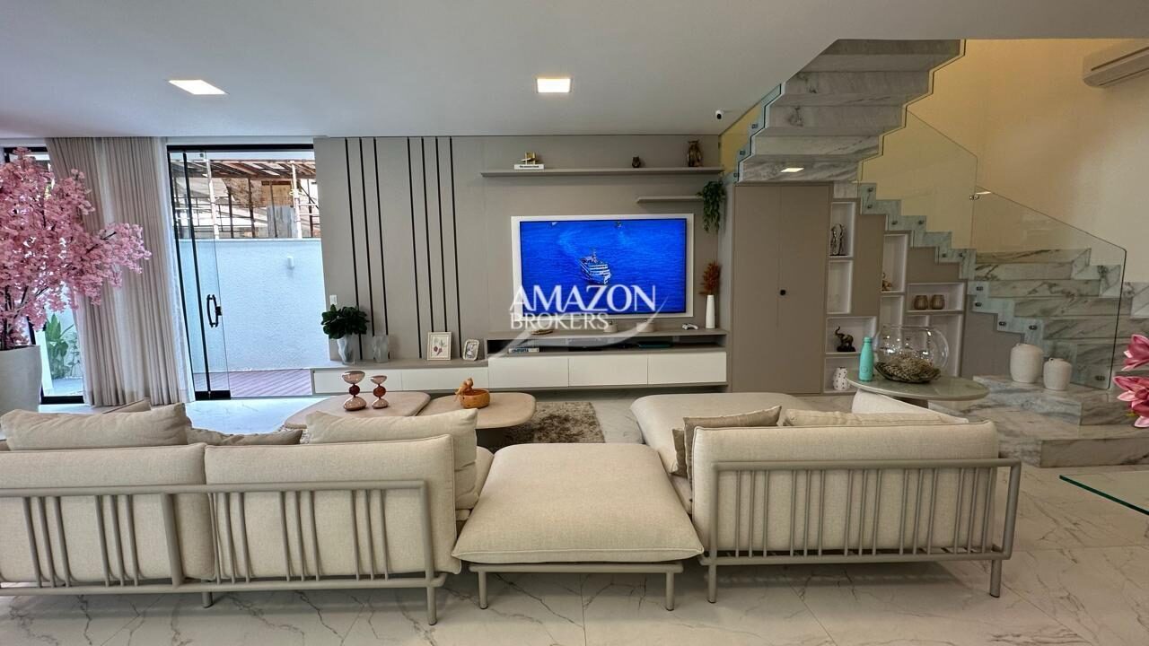 ALPHAVILLE 1 RESIDENCIAL, PONTA NEGRA – CASA DUPLEX DE ALTO PADRÃO – DISPONÍVEL PARA VENDA