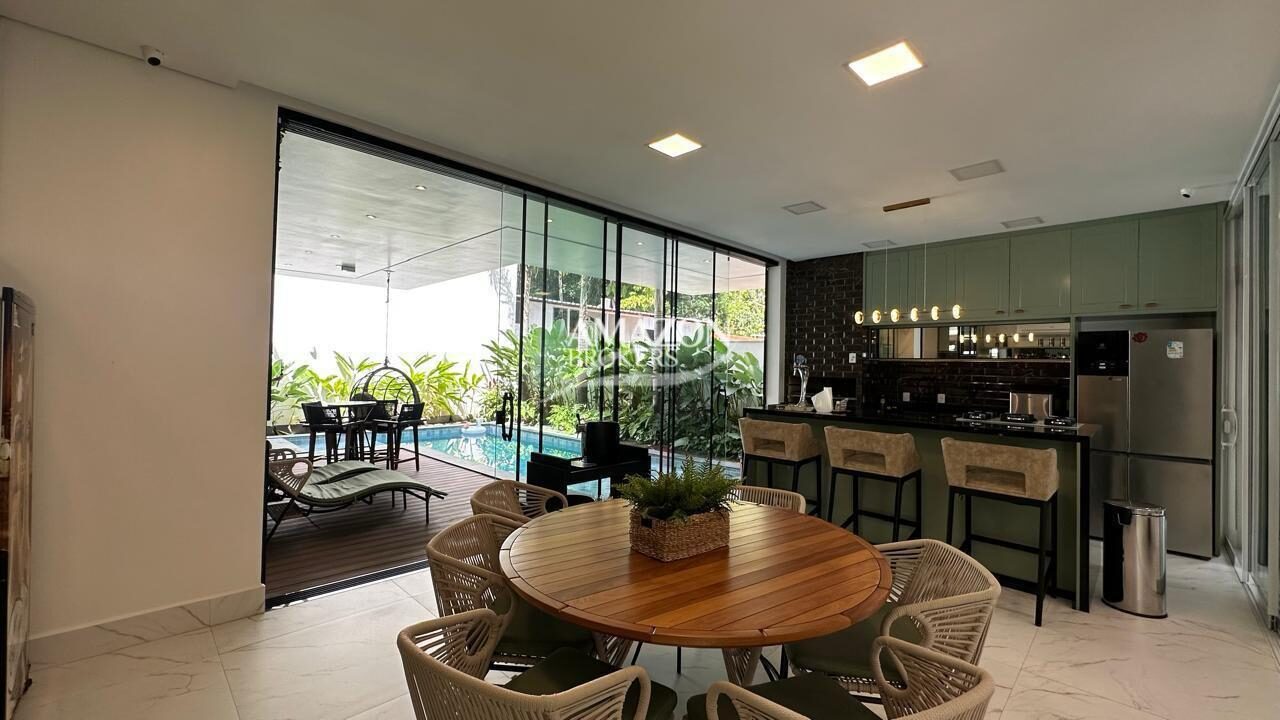 ALPHAVILLE 1 RESIDENCIAL, PONTA NEGRA – CASA DUPLEX DE ALTO PADRÃO – DISPONÍVEL PARA VENDA