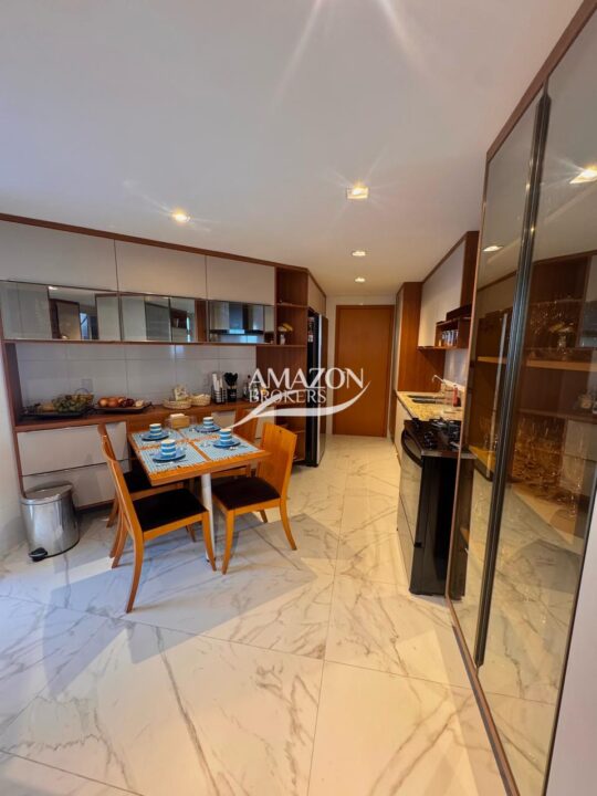 BELLAGIO RESIDENCIAL, ADRIANÓPOLIS – APARTAMENTO 300m2 – DISPONÍVEL PARA VENDA