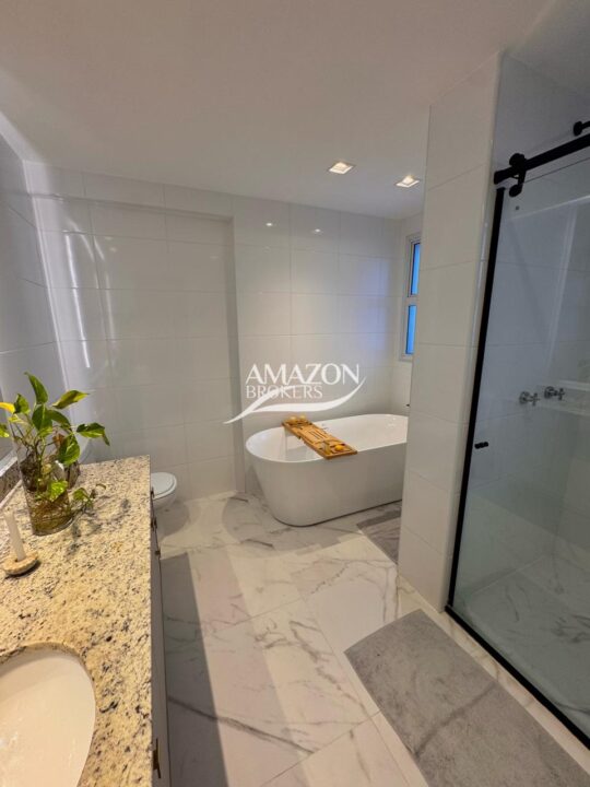 BELLAGIO RESIDENCIAL, ADRIANÓPOLIS – APARTAMENTO 300m2 – DISPONÍVEL PARA VENDA