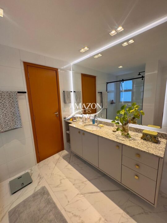 BELLAGIO RESIDENCIAL, ADRIANÓPOLIS – APARTAMENTO 300m2 – DISPONÍVEL PARA VENDA