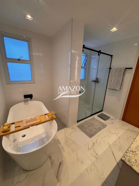 BELLAGIO RESIDENCIAL, ADRIANÓPOLIS – APARTAMENTO 300m2 – DISPONÍVEL PARA VENDA