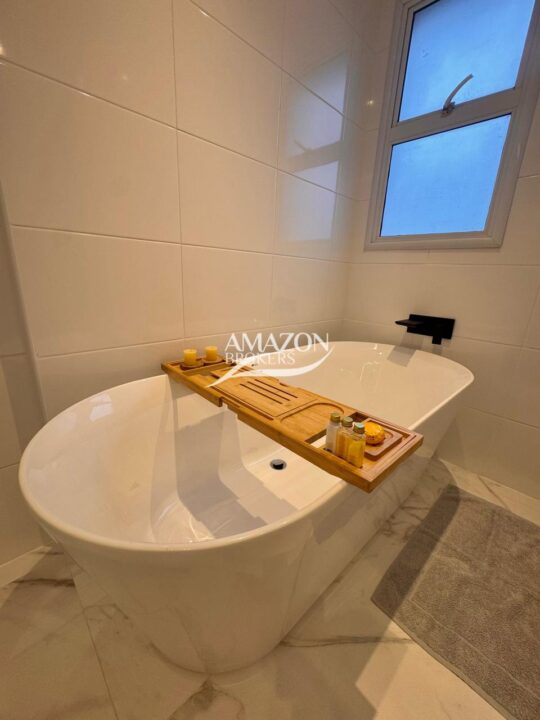 BELLAGIO RESIDENCIAL, ADRIANÓPOLIS – APARTAMENTO 300m2 – DISPONÍVEL PARA VENDA