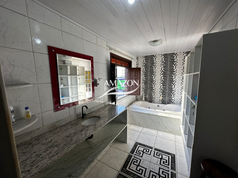 CASA TÉRREA DE 520 m2 NA RUA CARLOTA ÁREAS, NOVO ALEIXO – PARA FINS RESIDENCIAL OU COMERCIAL – DISPONÍVEL PARA VENDA