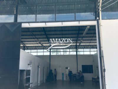 GALPÃO DE 1.000m2 PRÓXIMO À AV. DAS TORRES, PARQUE 10 DE NOVEMBRO – DISPONÍVEL PARA LOCAÇÃO