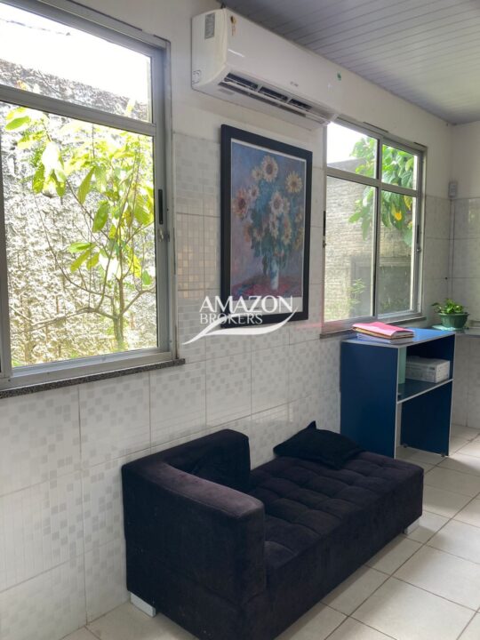 GALPÃO DE 1.000m2 PRÓXIMO À AV. DAS TORRES, PARQUE 10 DE NOVEMBRO – DISPONÍVEL PARA LOCAÇÃO