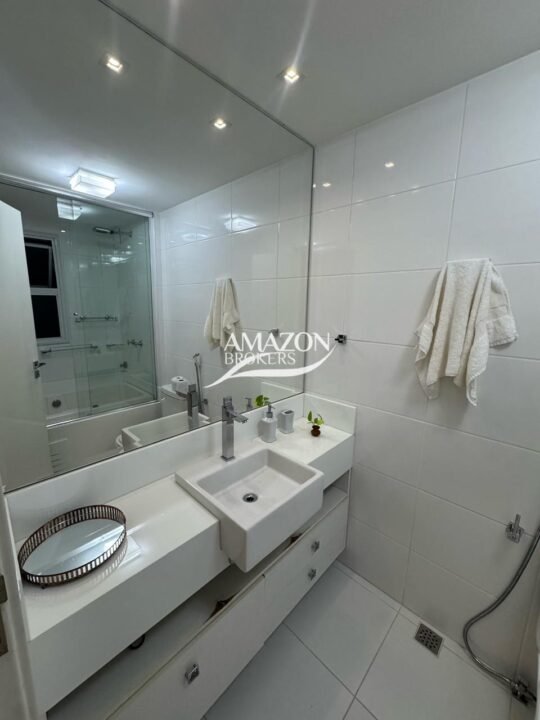 BELLAGIO RESIDENCIAL, ADRIANÓPOLIS – APARTAMENTO 150 m2 – DISPONÍVEL PARA LOCAÇÃO