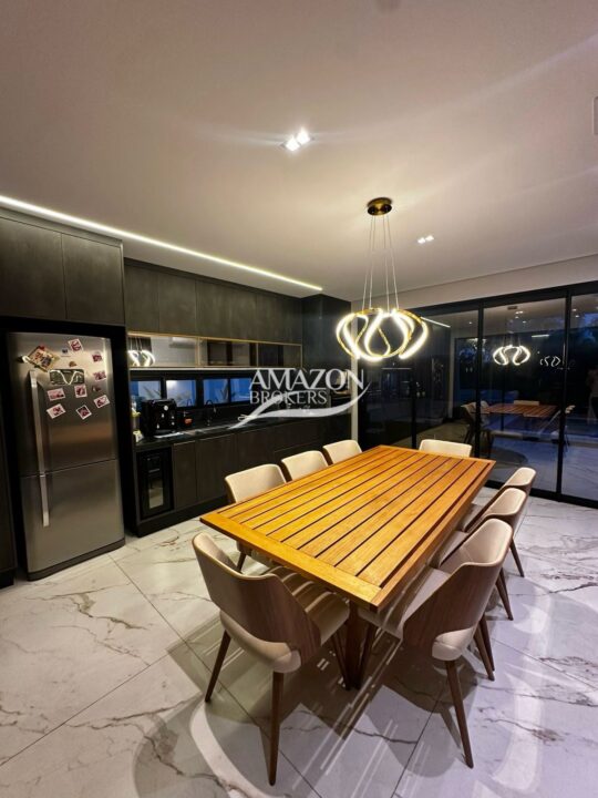 ALPHAVILLE 1 RESIDENCIAL, PONTA NEGRA – CASA NEOCLÁSSICA 570m2 – DISPONÍVEL PARA VENDA