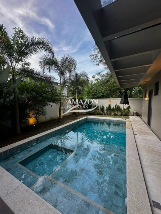 ALPHAVILLE 1 RESIDENCIAL, PONTA NEGRA – CASA NEOCLÁSSICA 570m2 – DISPONÍVEL PARA VENDA