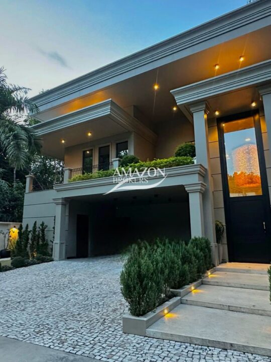 ALPHAVILLE 1 RESIDENCIAL, PONTA NEGRA – CASA NEOCLÁSSICA 570m2 – DISPONÍVEL PARA VENDA