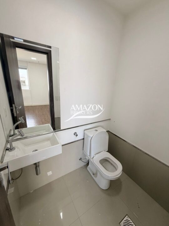 CRISTAL TOWER, ADRIANÓPOLIS – SALA COMERCIAL 85,81 m2 – DISPONÍVEL PARA LOCAÇÃO