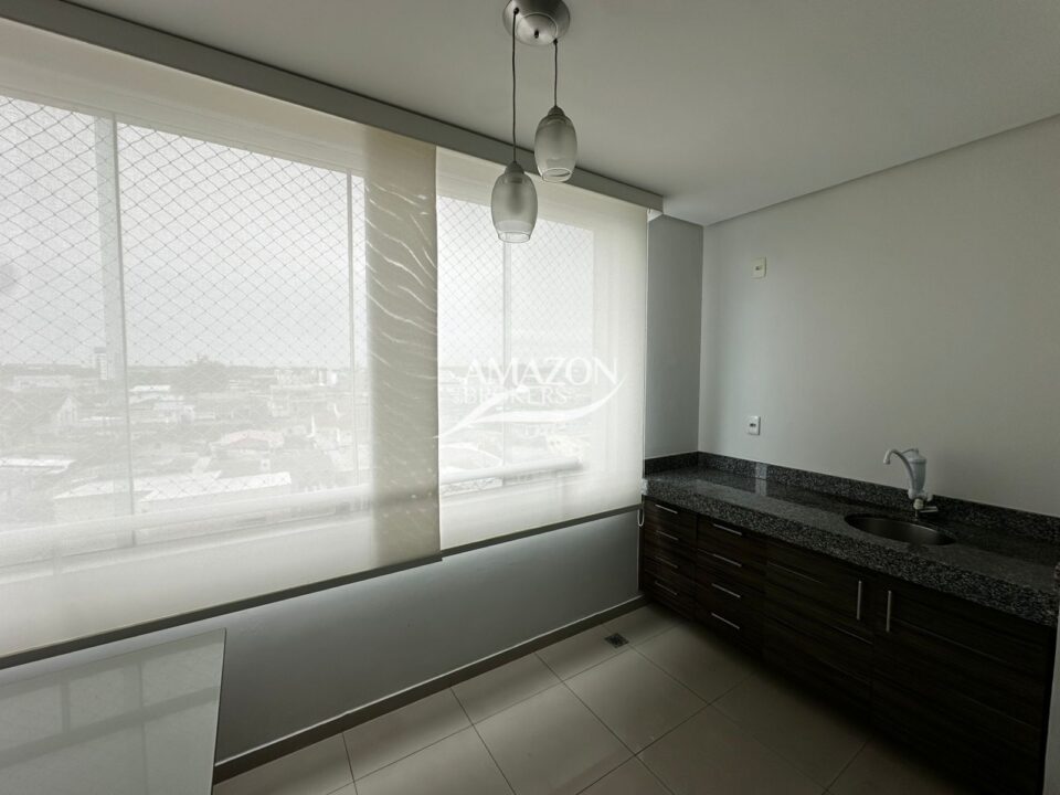 THE SUN CONDOMINIUM, PARQUE 10 – APARTAMENTO MOBILIADO 131m2 – DISPONÍVEL PARA LOCAÇÃO