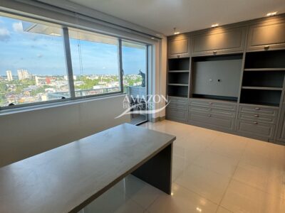 CRISTAL TOWER, ADRIANÓPOLIS – SALA COMERCIAL 42m2 – DISPONÍVEL PARA LOCAÇÃO