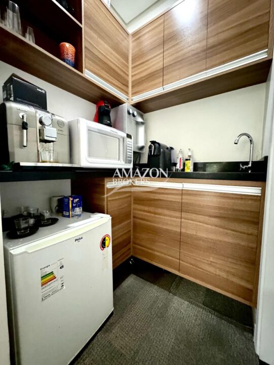 THE OFFICE, ADRIANÓPOLIS – SALA COMERCIAL 46m2 – DISPONÍVEL PARA LOCAÇÃO