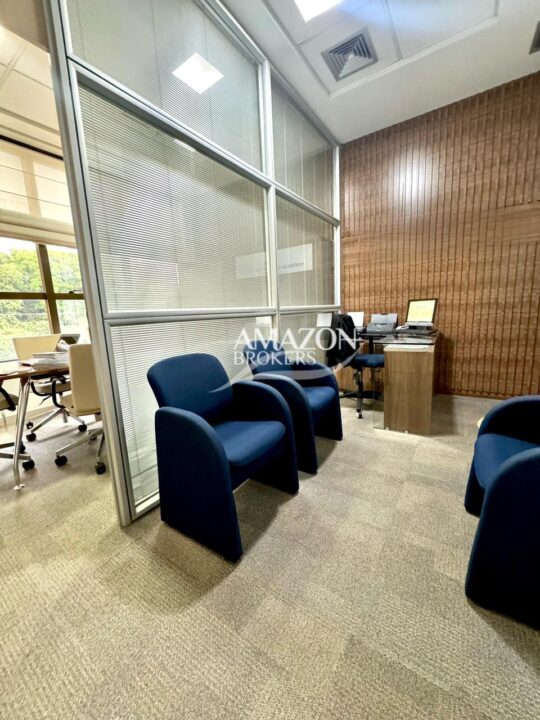 THE OFFICE, ADRIANÓPOLIS – SALA COMERCIAL 46m2 – DISPONÍVEL PARA LOCAÇÃO