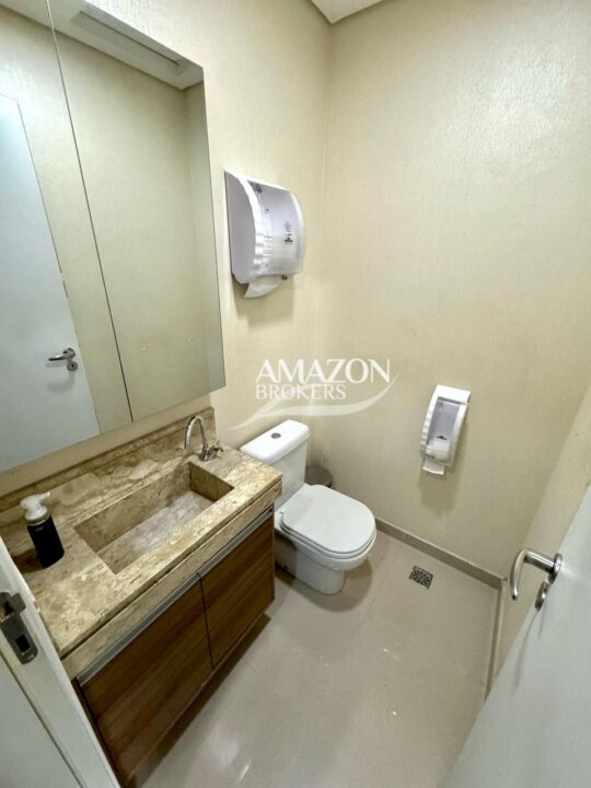 THE OFFICE, ADRIANÓPOLIS – SALA COMERCIAL 46m2 – DISPONÍVEL PARA LOCAÇÃO