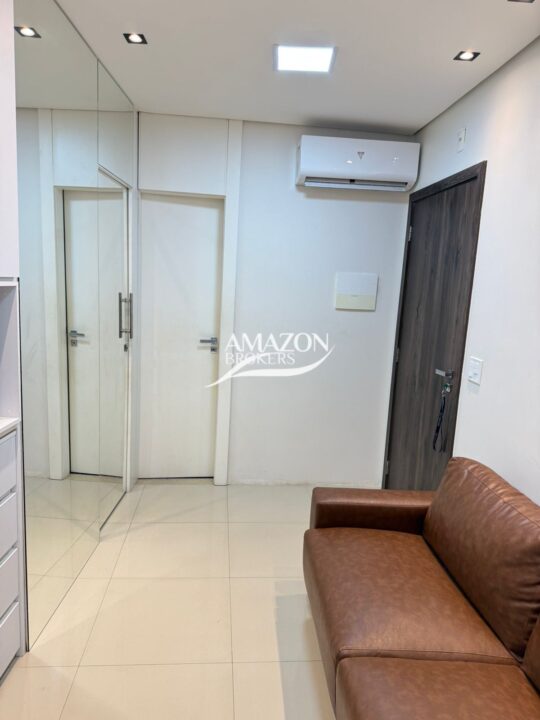 CRISTAL TOWER, ADRIANÓPOLIS – SALA COMERCIAL 33m2 – DISPONÍVEL PARA VENDA