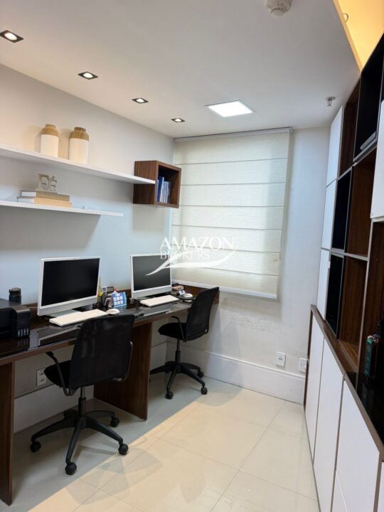 CRISTAL TOWER, ADRIANÓPOLIS – SALA COMERCIAL 33m2 – DISPONÍVEL PARA VENDA