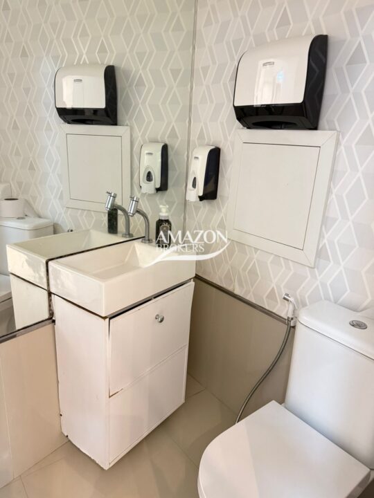 CRISTAL TOWER, ADRIANÓPOLIS – SALA COMERCIAL 33m2 – DISPONÍVEL PARA VENDA