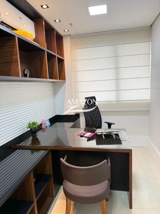 CRISTAL TOWER, ADRIANÓPOLIS – SALA COMERCIAL 33m2 – DISPONÍVEL PARA VENDA