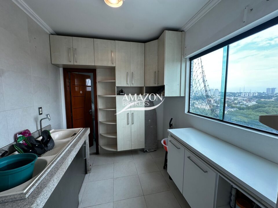 NAU CAPITÂNIA CONDOMÍNIO, ADRIANÓPOLIS – APARTAMENTO 190m2 – DISPONÍVEL PARA VENDA