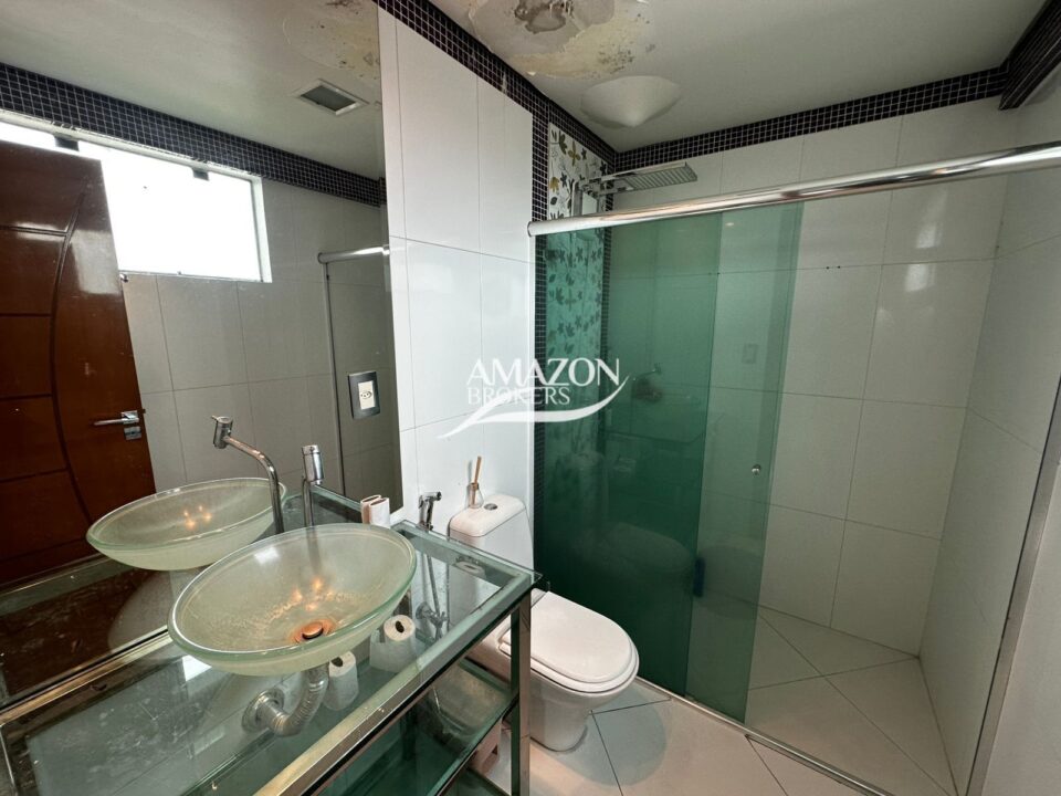 NAU CAPITÂNIA CONDOMÍNIO, ADRIANÓPOLIS – APARTAMENTO 190m2 – DISPONÍVEL PARA VENDA