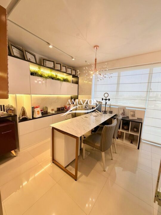 CRISTAL TOWER, ADRIANÓPOLIS – SALA COMERCIAL 43m2 – DISPONÍVEL PARA VENDA