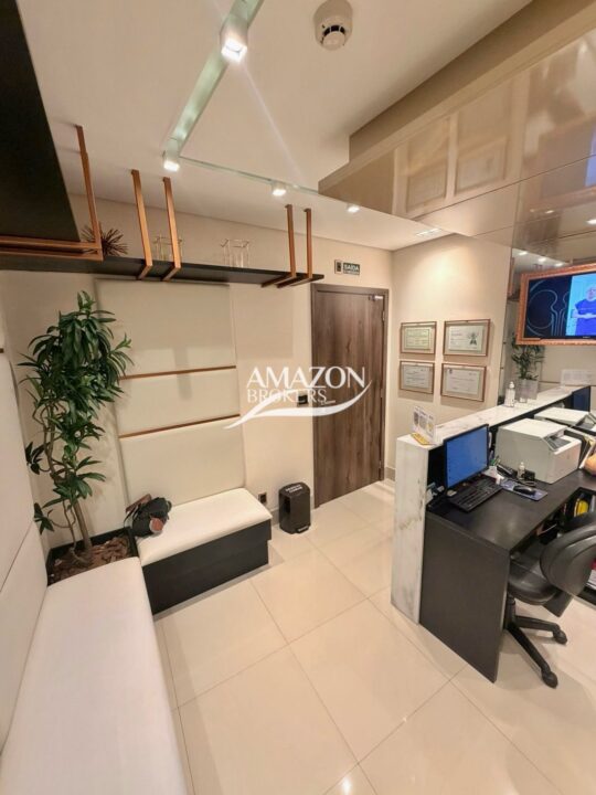 CRISTAL TOWER, ADRIANÓPOLIS – SALA COMERCIAL 43m2 – DISPONÍVEL PARA VENDA