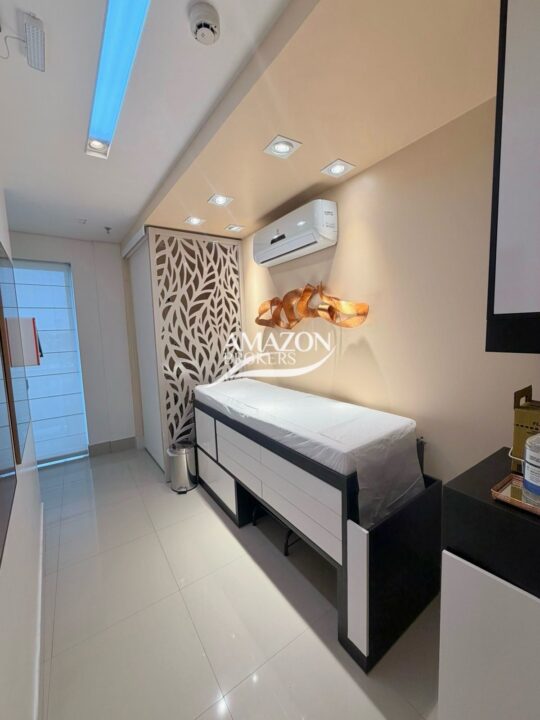 CRISTAL TOWER, ADRIANÓPOLIS – SALA COMERCIAL 43m2 – DISPONÍVEL PARA VENDA