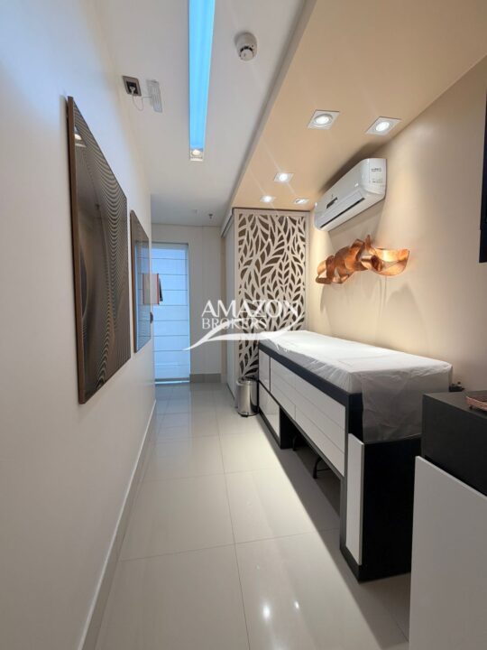 CRISTAL TOWER, ADRIANÓPOLIS – SALA COMERCIAL 43m2 – DISPONÍVEL PARA VENDA