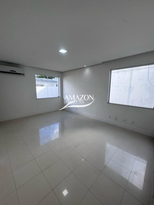 JARDIM EUROPA CONDOMÍNIO, PONTA NEGRA – CASA DUPLEX 800m2 – DISPONÍVEL PARA LOCAÇÃO