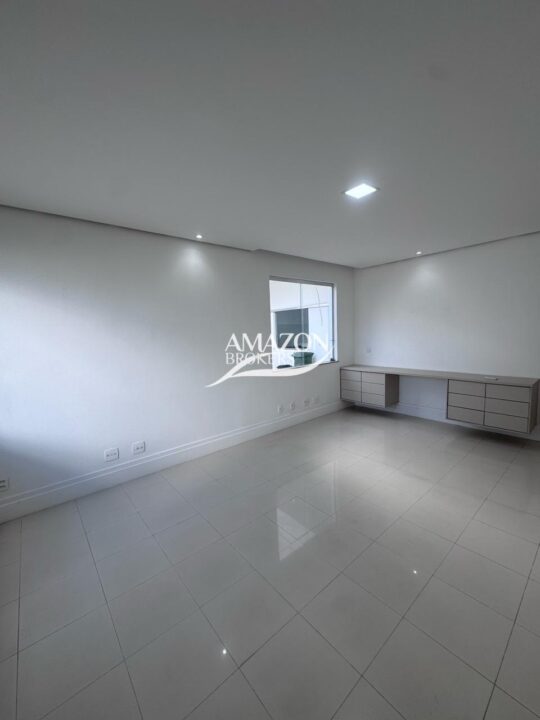 JARDIM EUROPA CONDOMÍNIO, PONTA NEGRA – CASA DUPLEX 800m2 – DISPONÍVEL PARA LOCAÇÃO