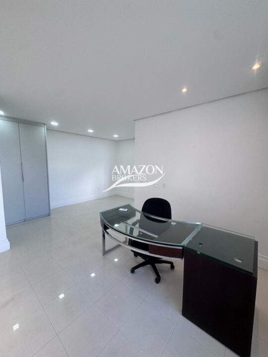 JARDIM EUROPA CONDOMÍNIO, PONTA NEGRA – CASA DUPLEX 800m2 – DISPONÍVEL PARA LOCAÇÃO