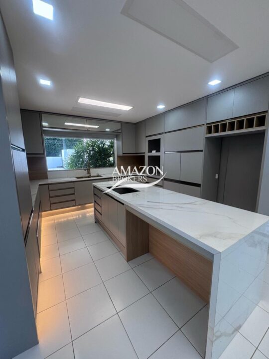 JARDIM EUROPA CONDOMÍNIO, PONTA NEGRA – CASA DUPLEX 800m2 – DISPONÍVEL PARA LOCAÇÃO