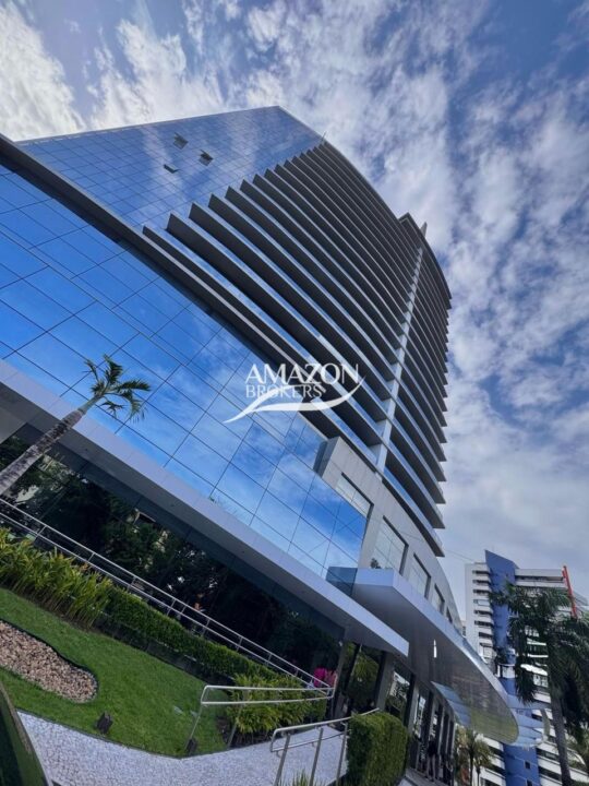 CRISTAL TOWER EDIFÍCIO, ADRIANÓPOLIS – SALA COMERCIAL 101m2 – DISPONÍVEL PARA VENDA