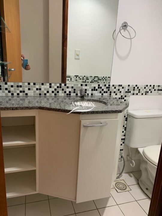 METRÓPOLIS RESIDENCE, PARQUE 10 – APARTAMENTO MOBILIADO – DISPONÍVEL PARA LOCAÇÃO