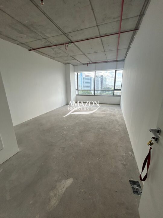 SOBERANE WORK, ADRIANÓPOLIS – SALA COMERCIAL 35m2 – DISPONÍVEL PARA LOCAÇÃO