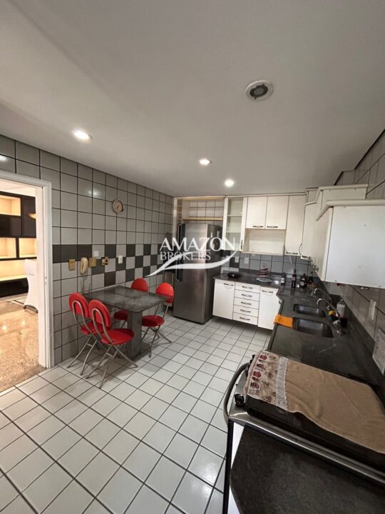 SAINT MARTIN RESIDENCIAL, ADRIANÓPOLIS – APARTAMENTO 180m2 – DISPONÍVEL PARA VENDA