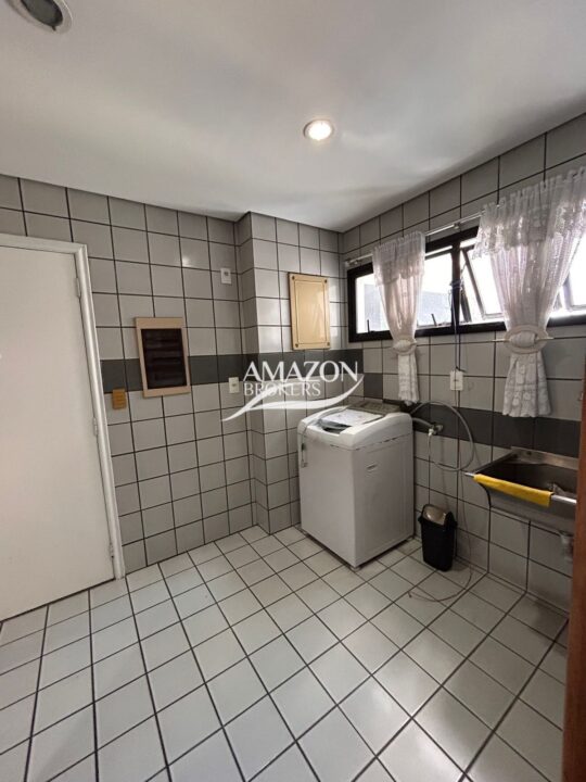 SAINT MARTIN RESIDENCIAL, ADRIANÓPOLIS – APARTAMENTO 180m2 – DISPONÍVEL PARA VENDA