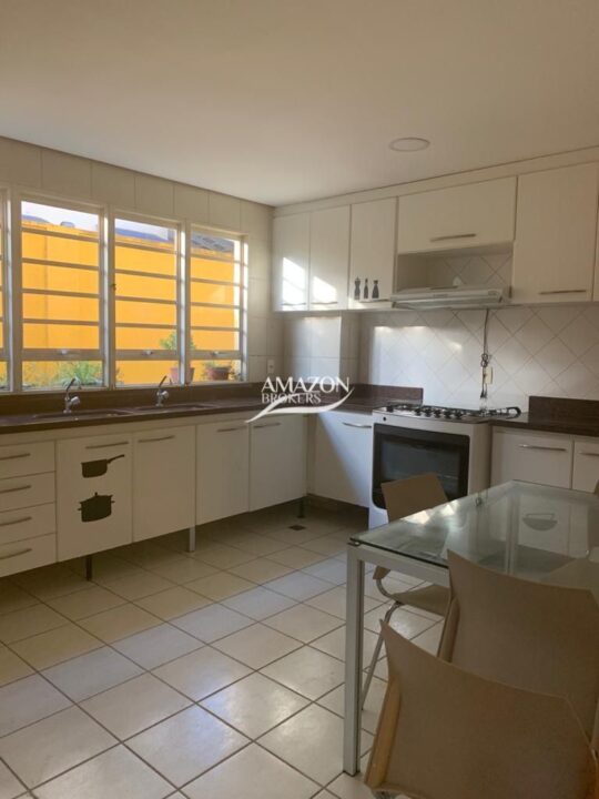 GOLDEN VILLE RESIDENCIAL, NOVO ALEIXO – CASA DUPLEX 181m2 MOBILIADA - DISPONÍVEL PARA LOCAÇÃO