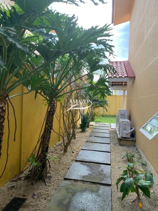 GOLDEN VILLE RESIDENCIAL, NOVO ALEIXO – CASA DUPLEX 181m2 MOBILIADA - DISPONÍVEL PARA LOCAÇÃO