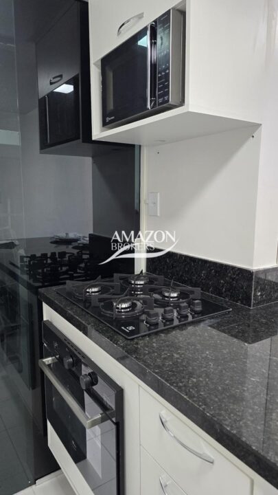 METRÓPOLIS RESIDENCE, PARQUE 10 – APARTAMENTO MOBILIADO 50 m2 – DISPONÍVEL PARA LOCAÇÃO