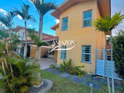 GOLDEN VILLE RESIDENCIAL, NOVO ALEIXO – CASA DUPLEX 181m2 MOBILIADA - DISPONÍVEL PARA LOCAÇÃO